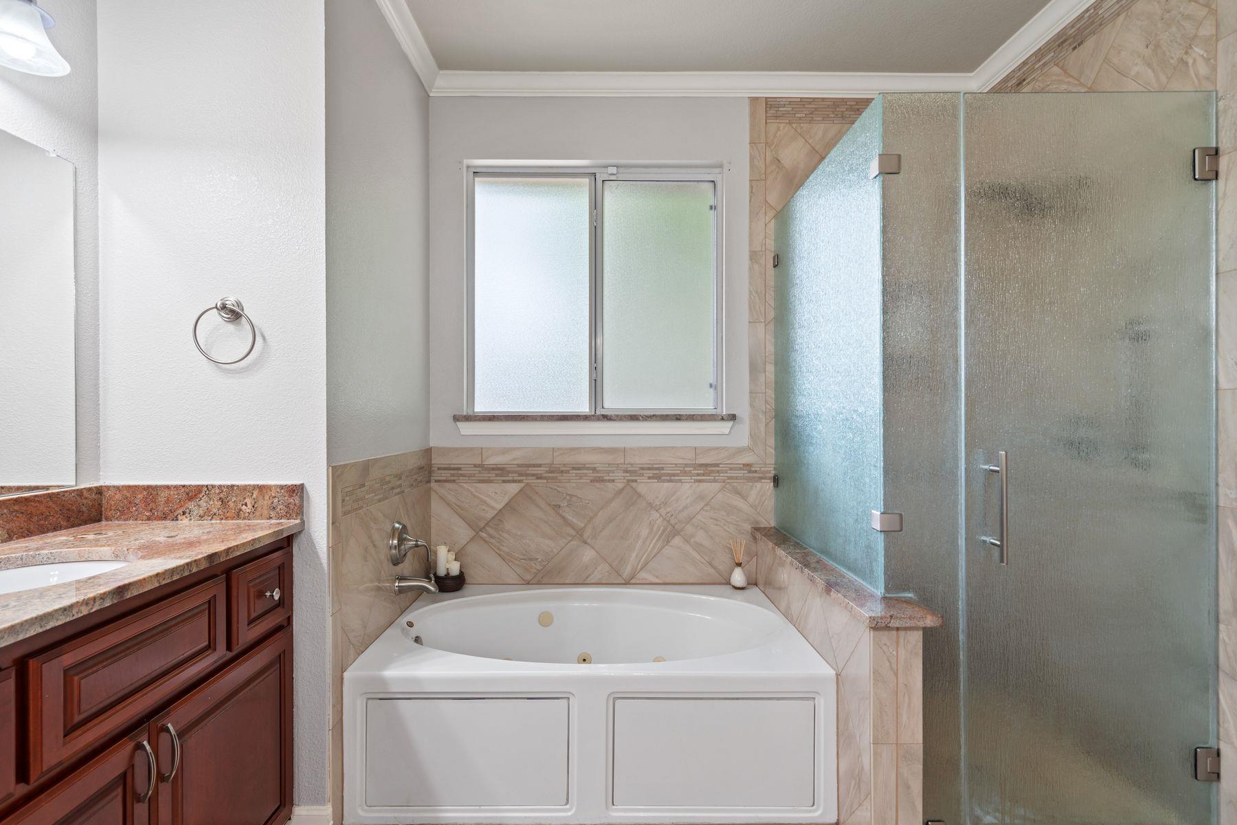 2812 Cascade Falls DR