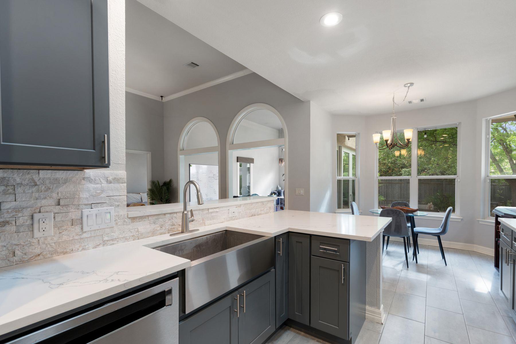 2812 Cascade Falls DR