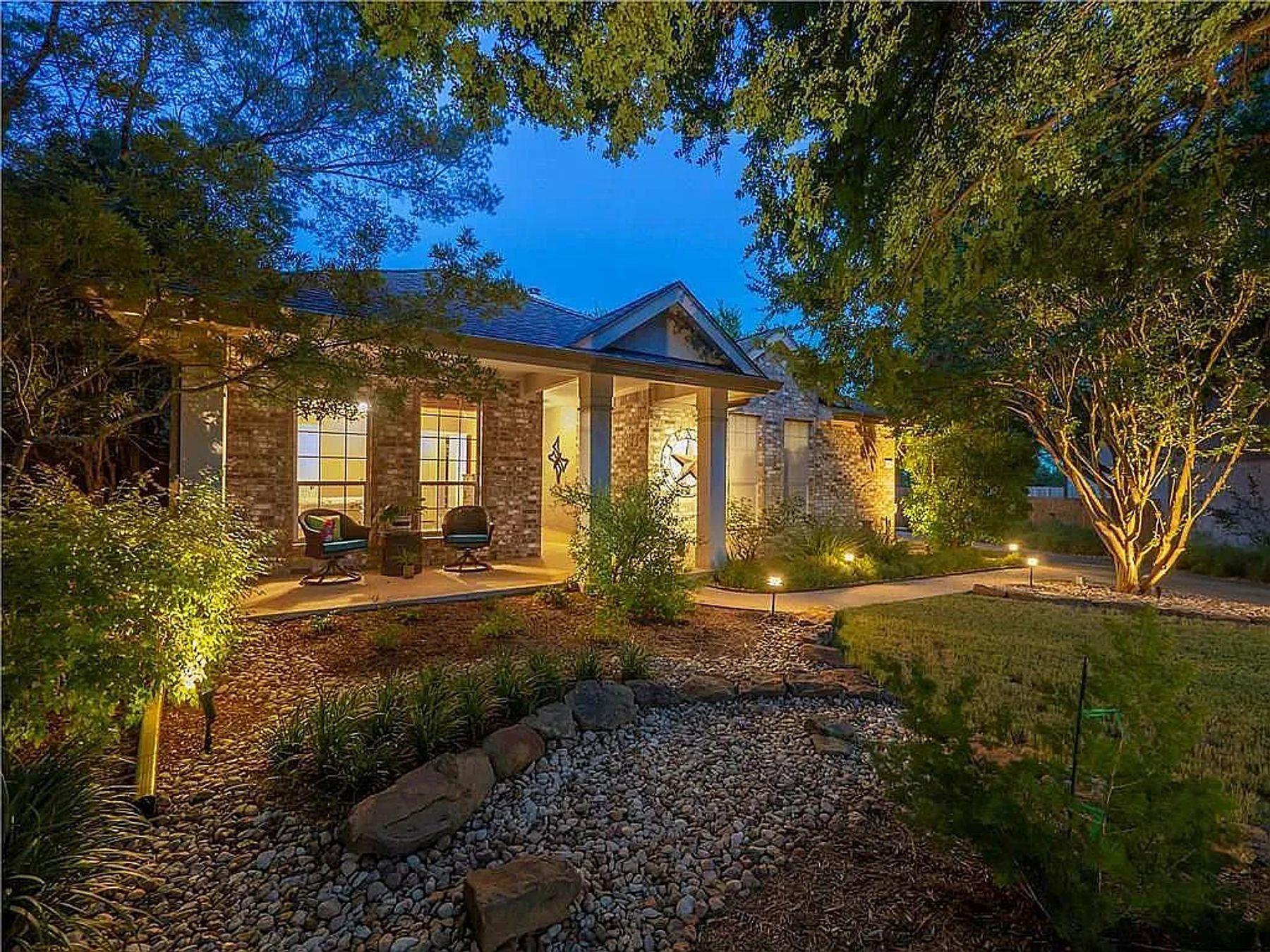 2812 Cascade Falls DR