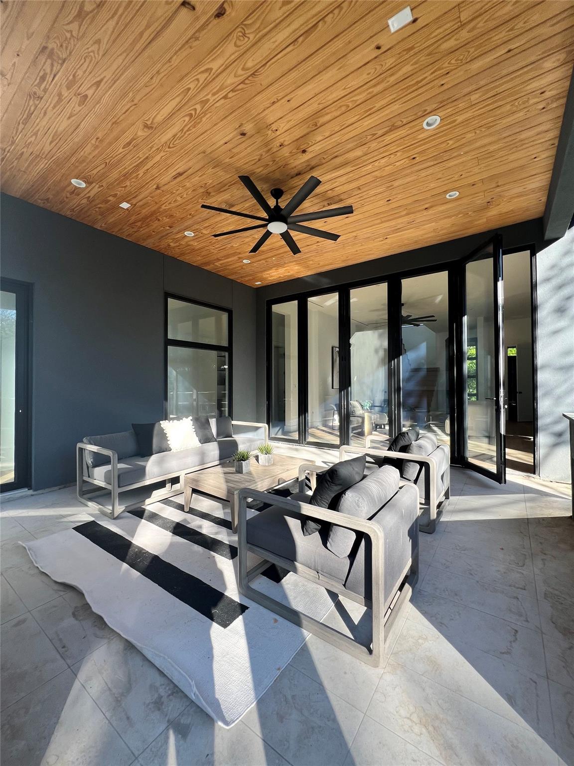 2905 Westhill DR