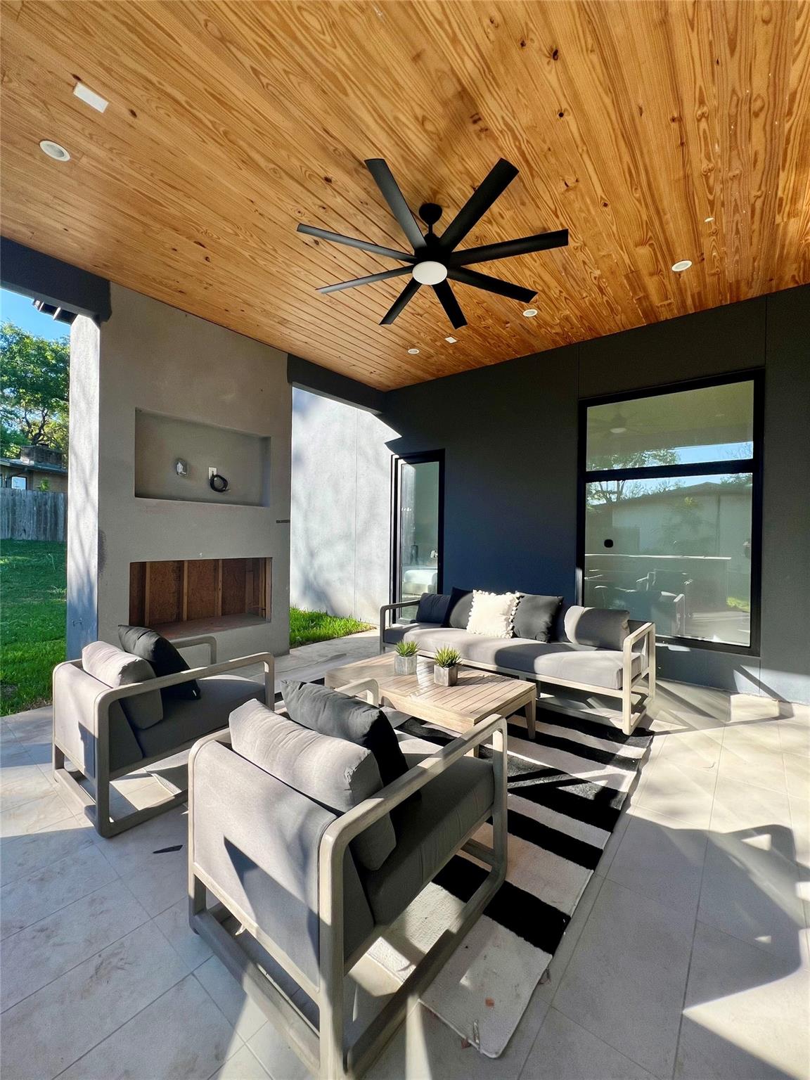 2905 Westhill DR