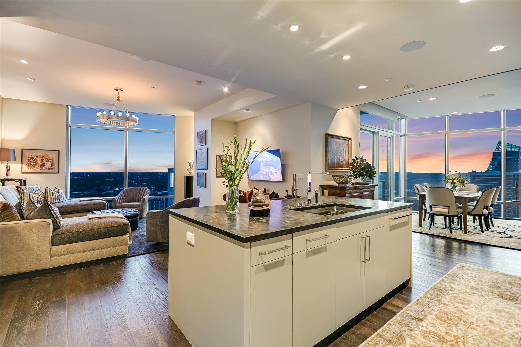 200 Congress Ave Unit: 35AC