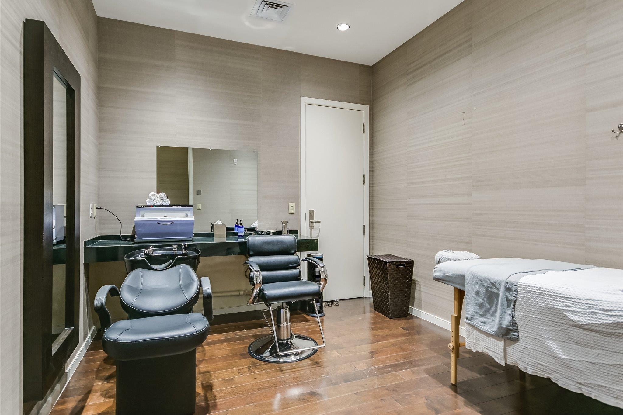 200 Congress Ave Unit: 35AC