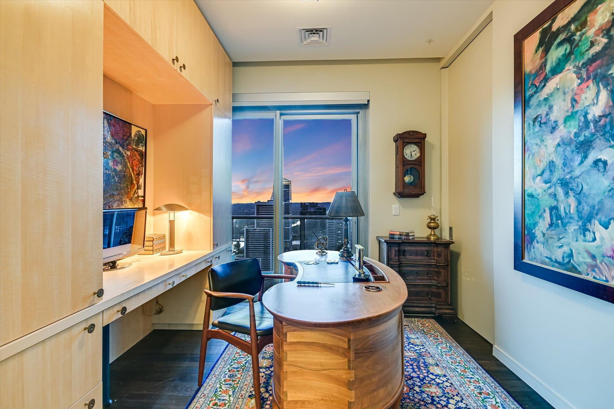 200 Congress Ave Unit: 35AC