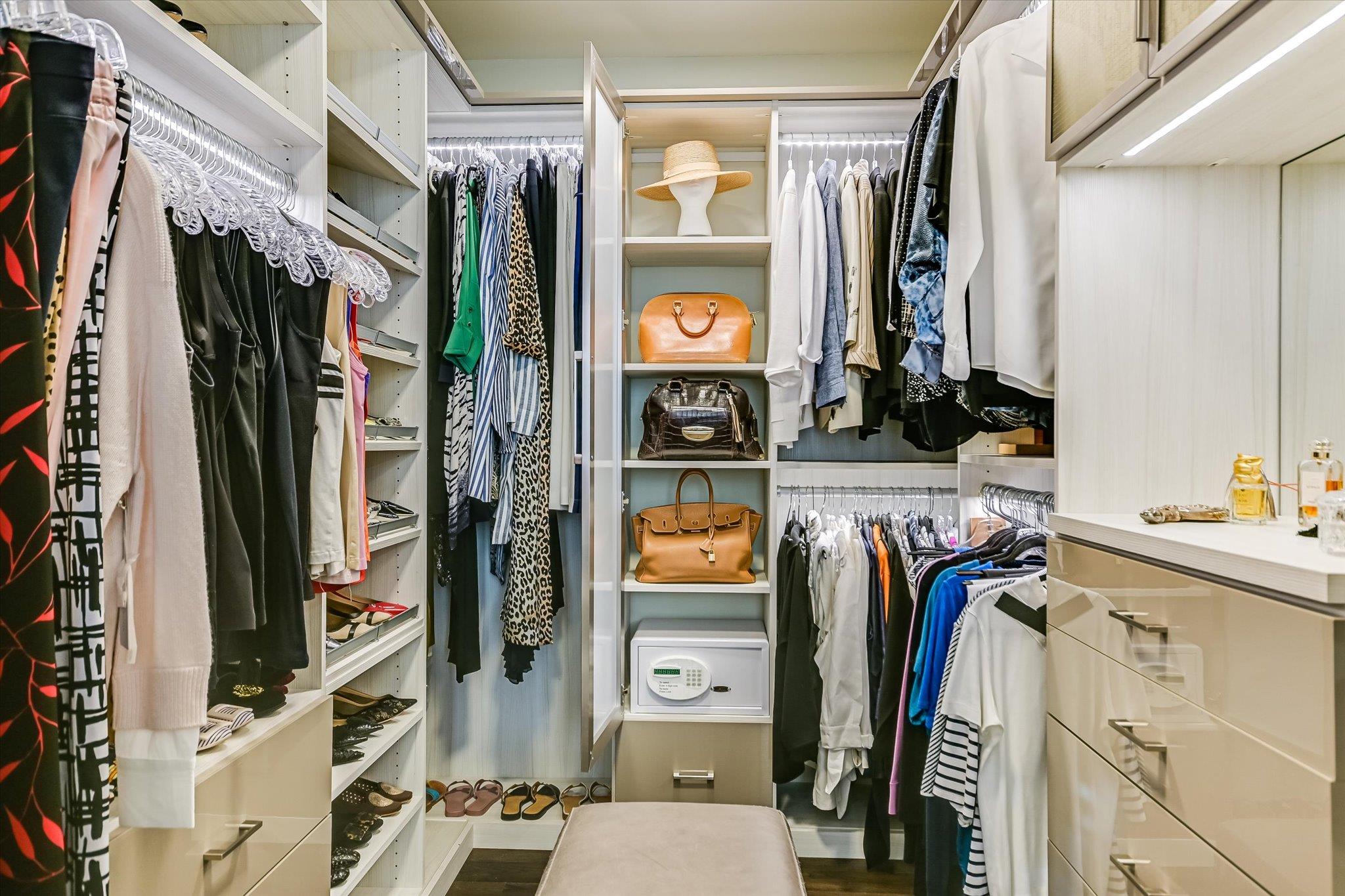 200 Congress Ave Unit: 35AC