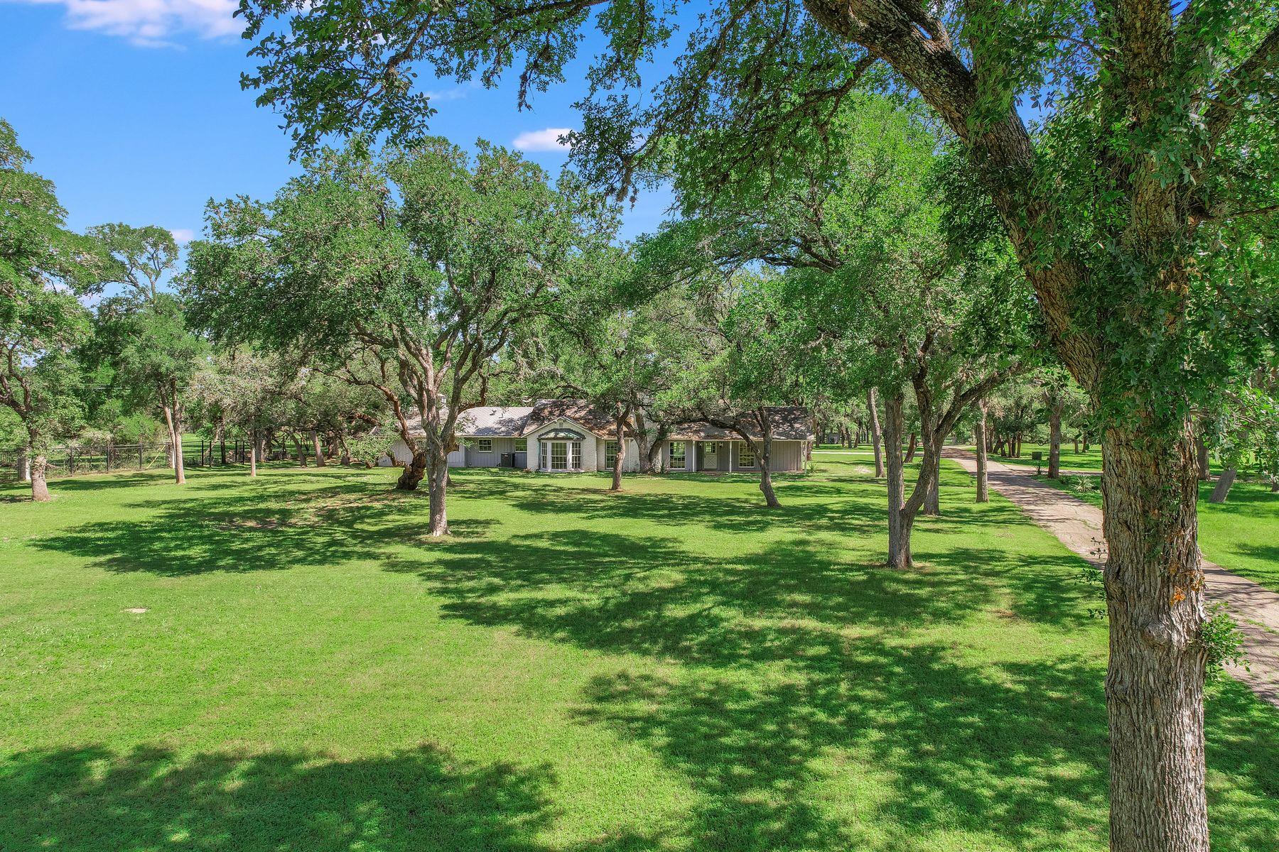 780 Oakdale DR
