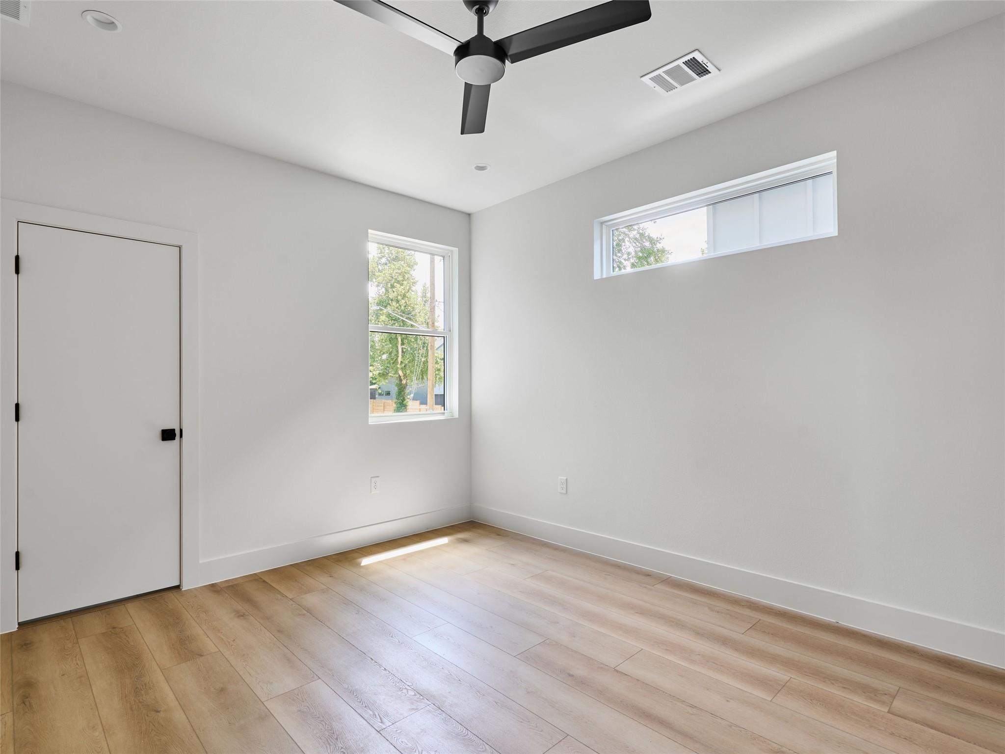 412 Hackberry LN # 2