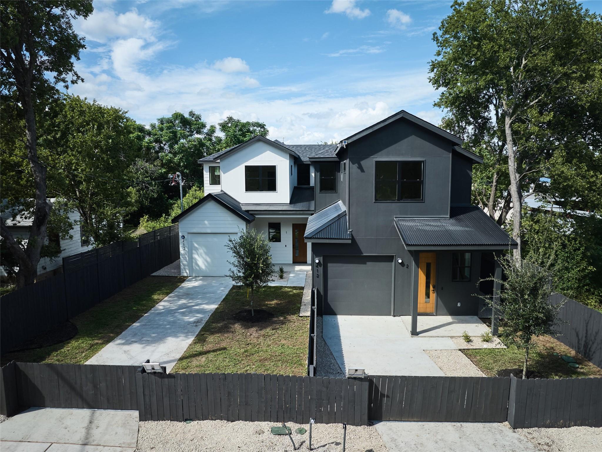 412 Hackberry LN # 2