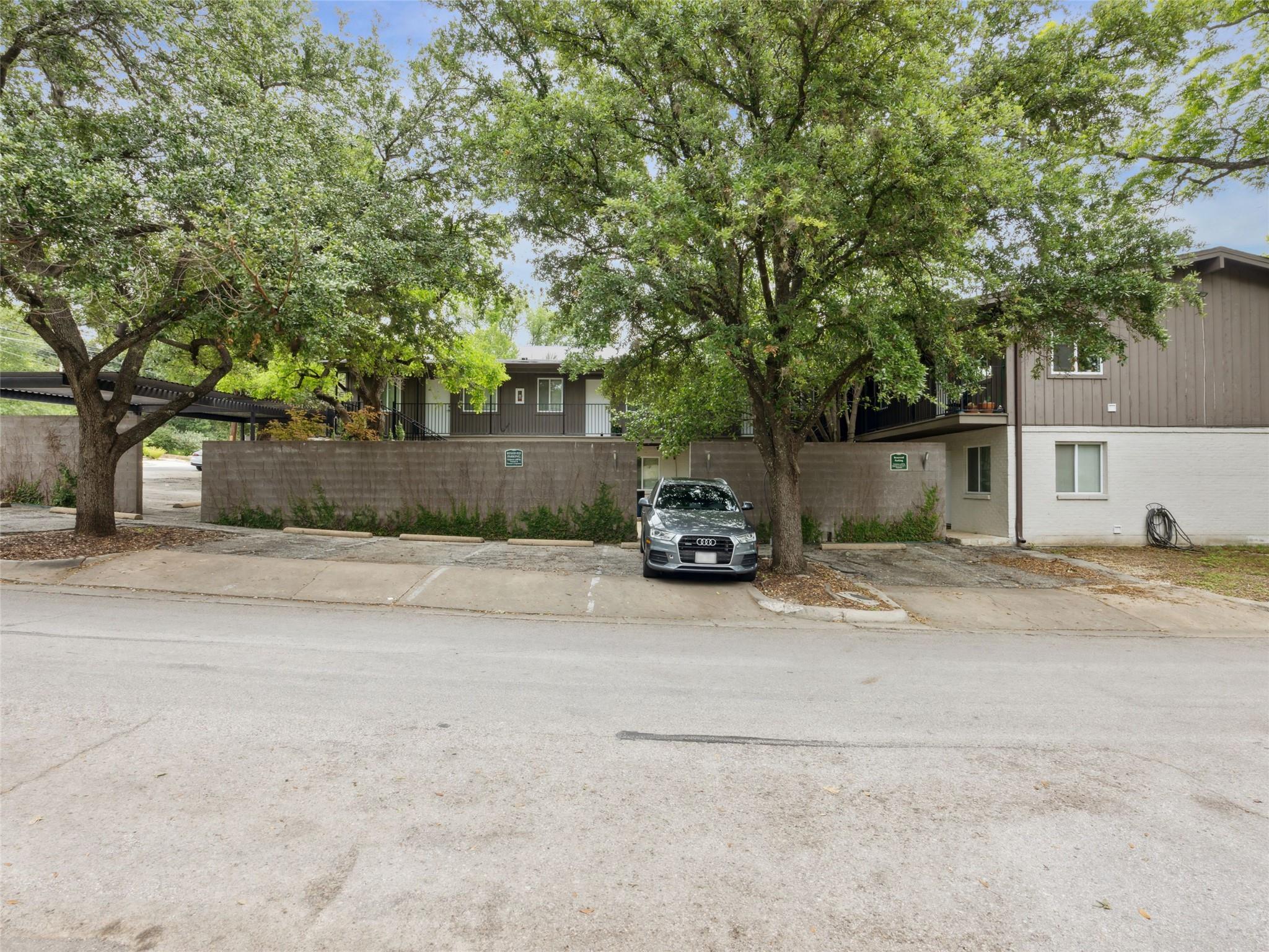 1503 W 9th ST # 204