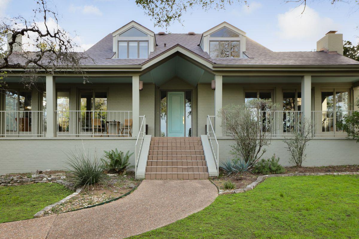 2605 Stratford DR