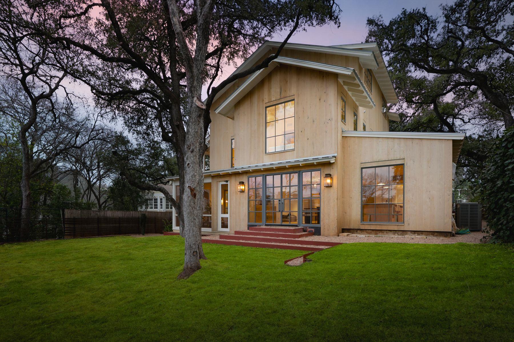 1012 Gaston Ave