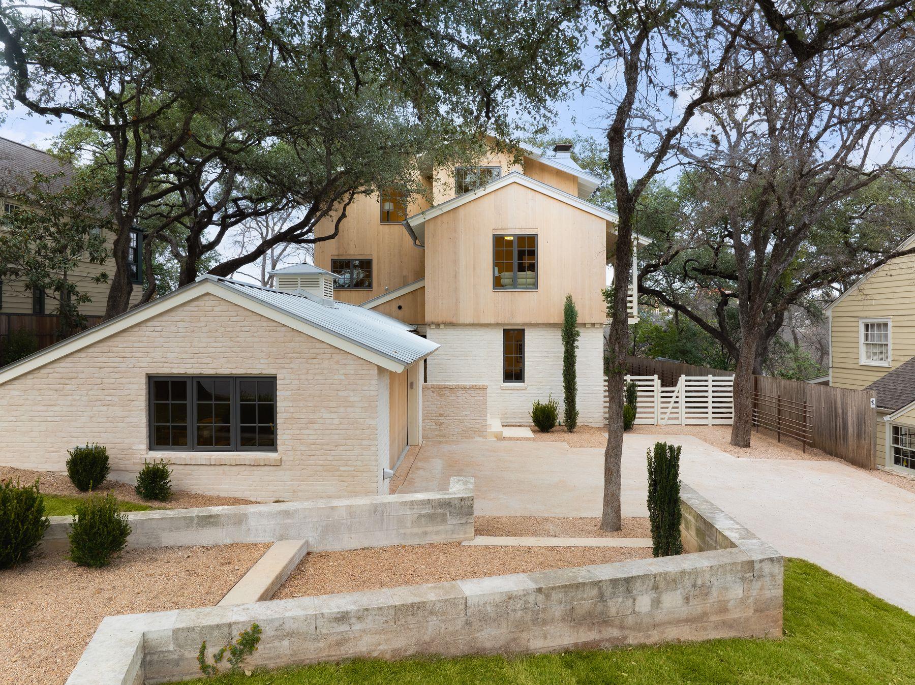 1012 Gaston Ave
