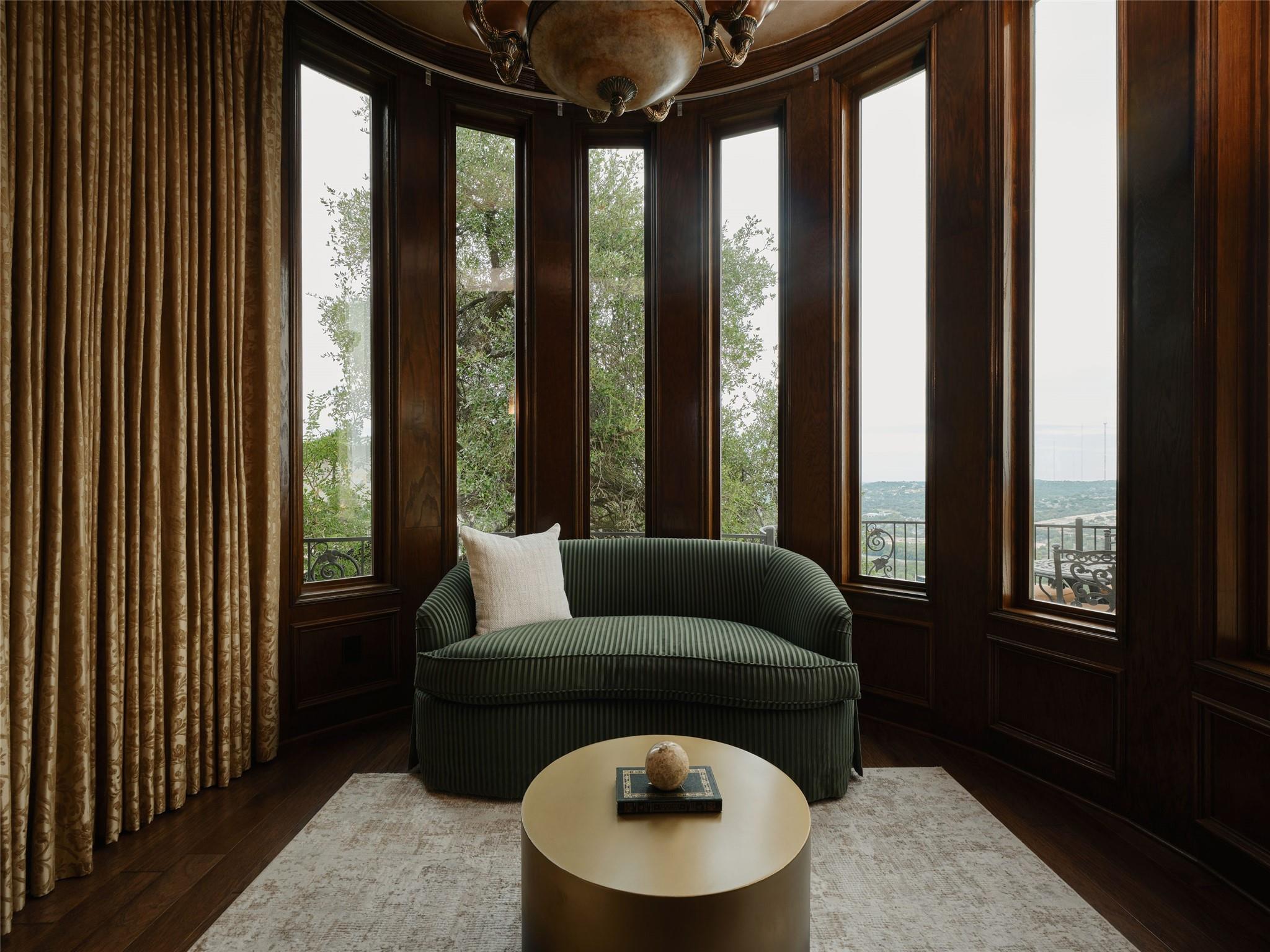 6505 W Courtyard DR, Austin