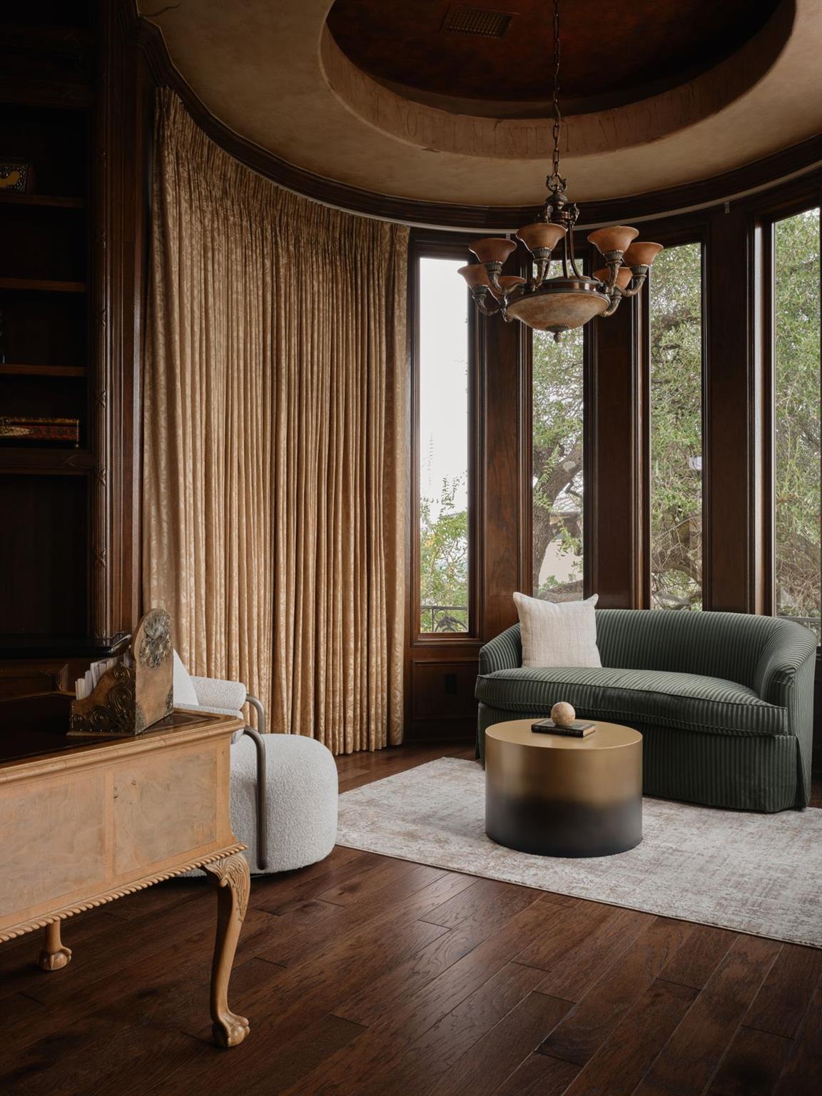 6505 W Courtyard DR, Austin