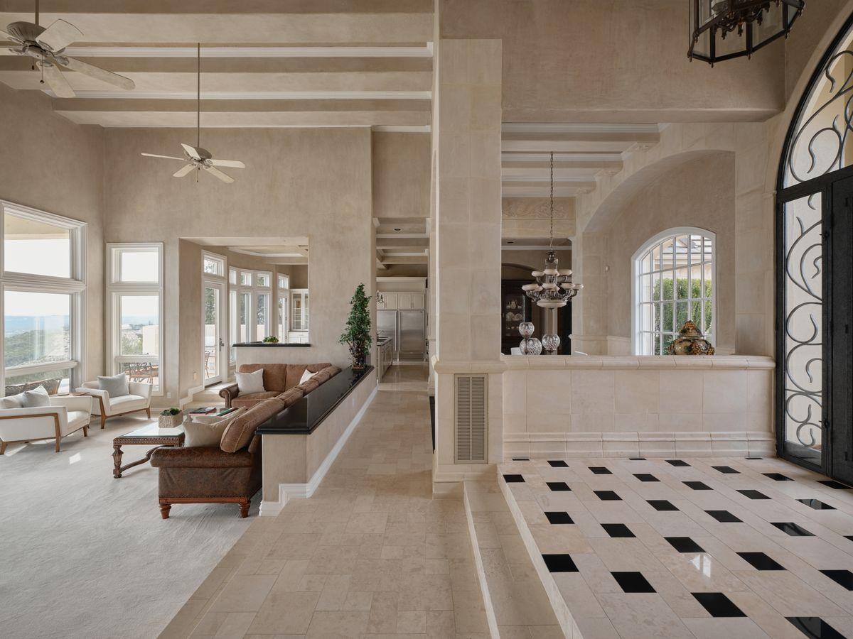 6505 W Courtyard DR, Austin