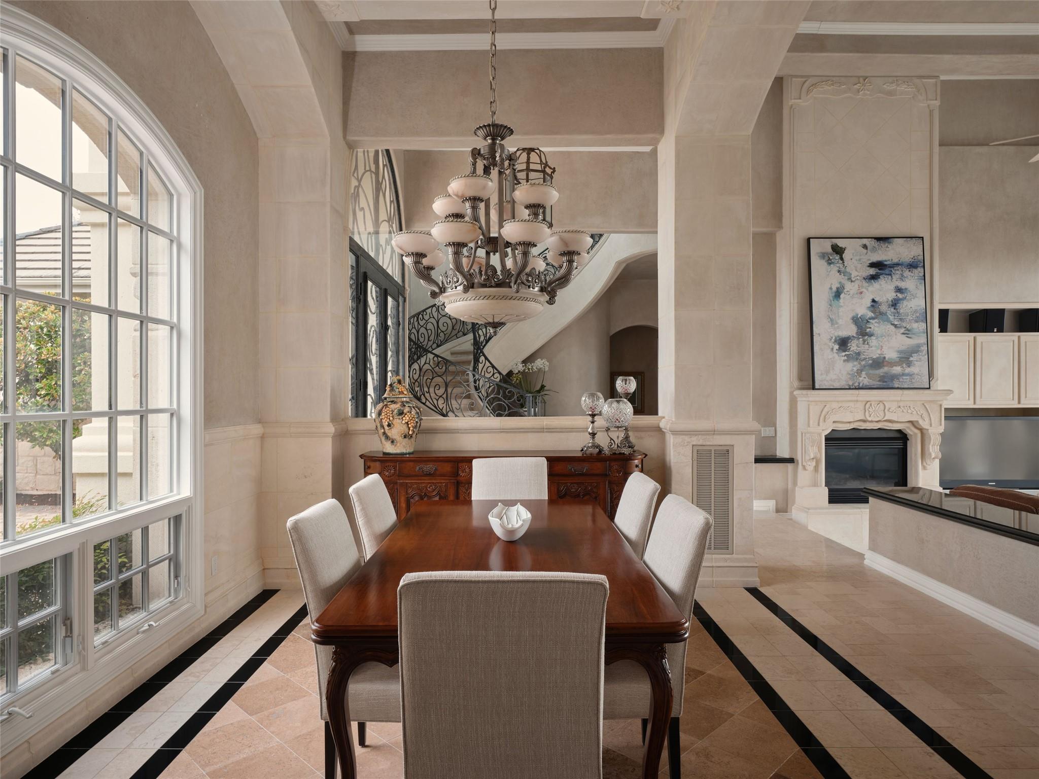 6505 W Courtyard DR, Austin