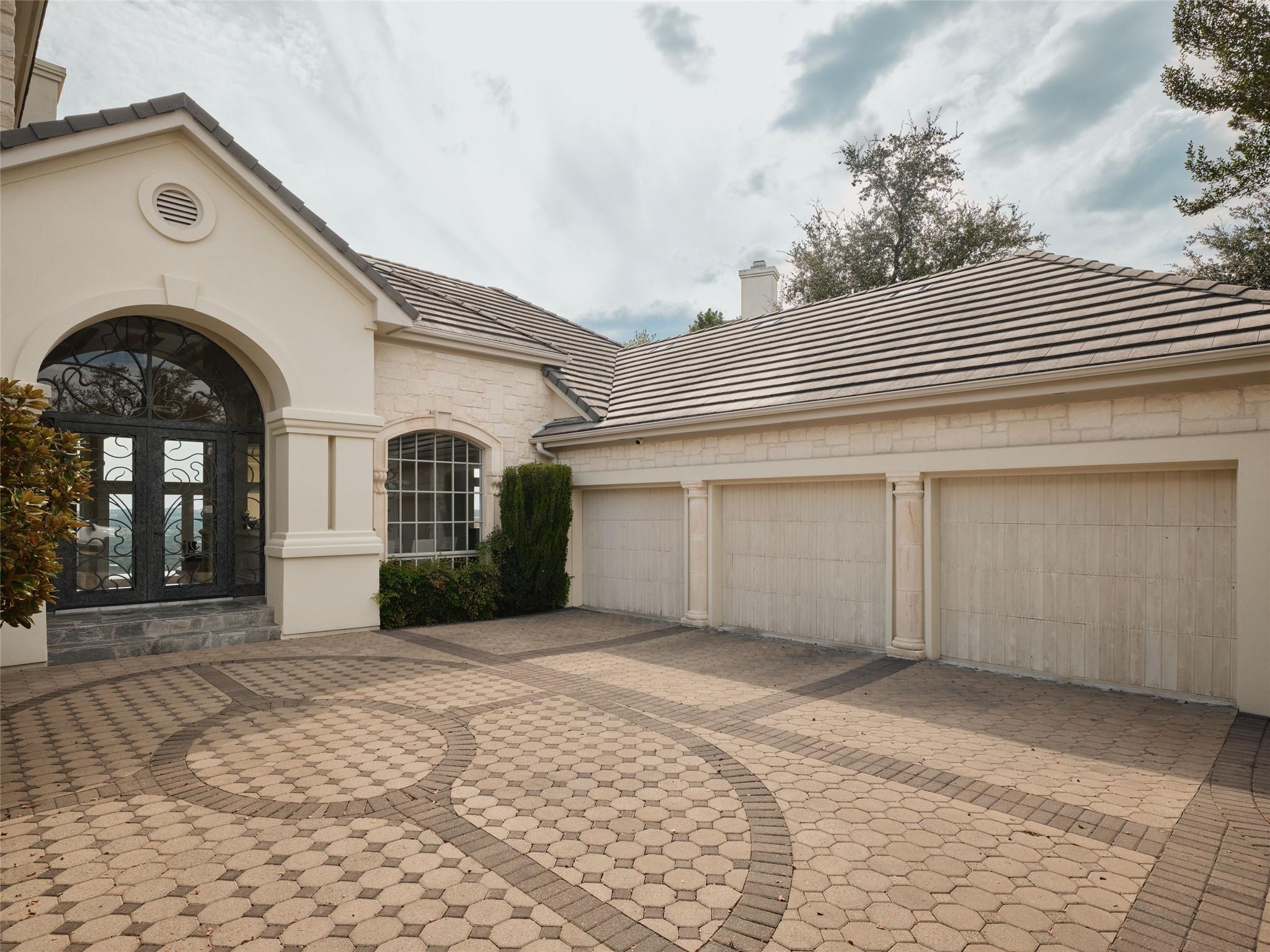 6505 W Courtyard DR, Austin