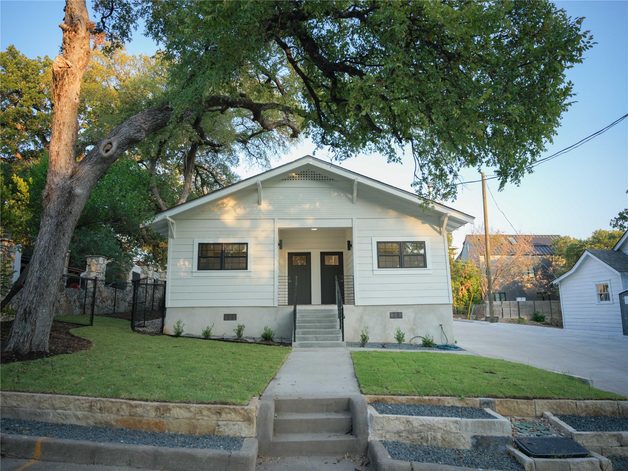 803 Oakland Ave # B, Austin Unit: B