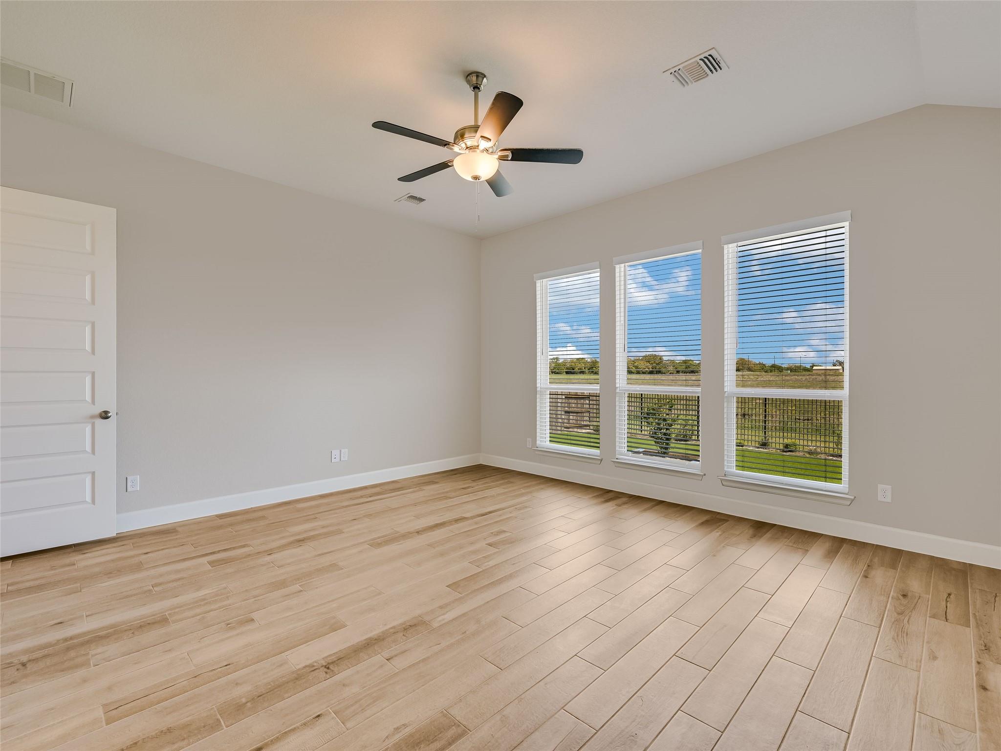131 Plumbago LOOP
