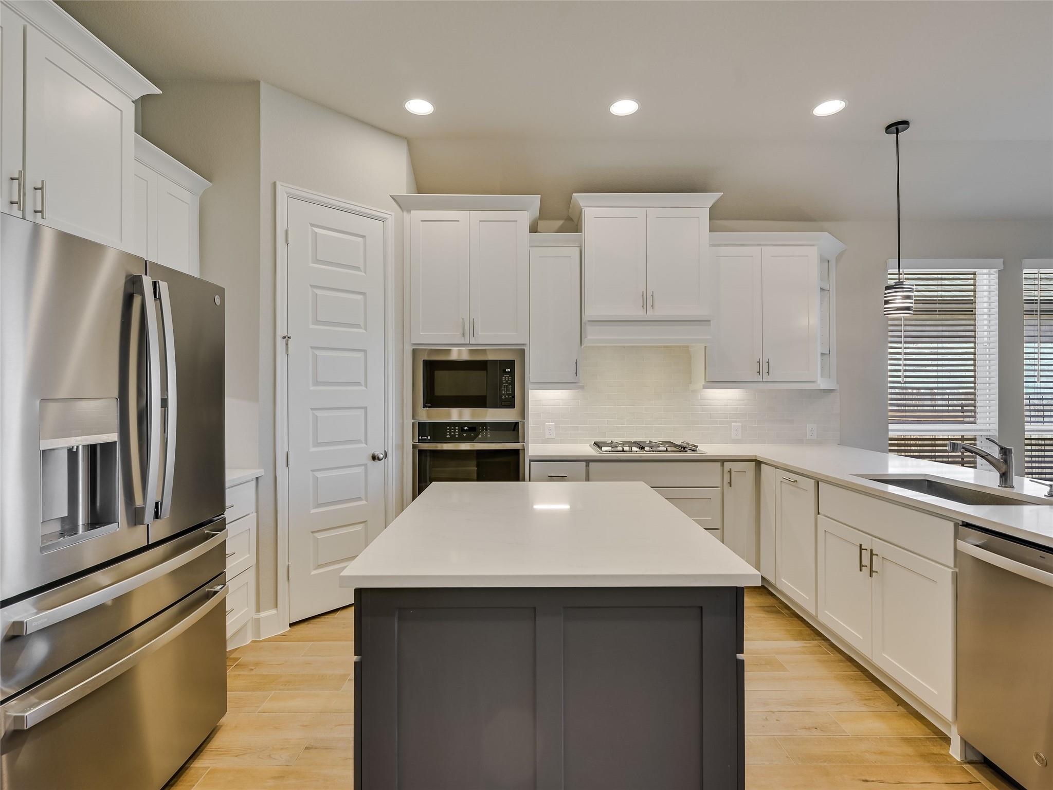 131 Plumbago LOOP