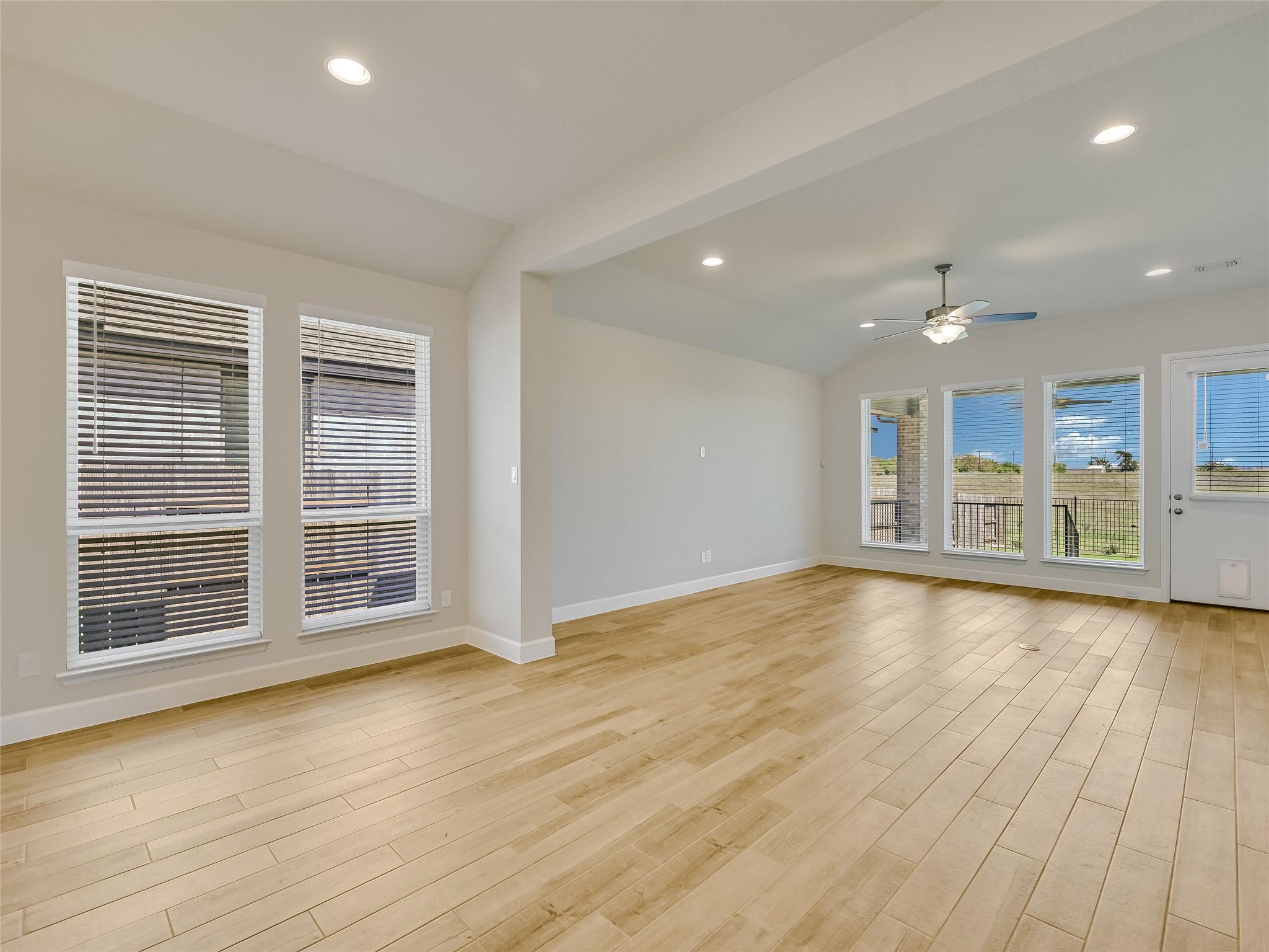 131 Plumbago LOOP