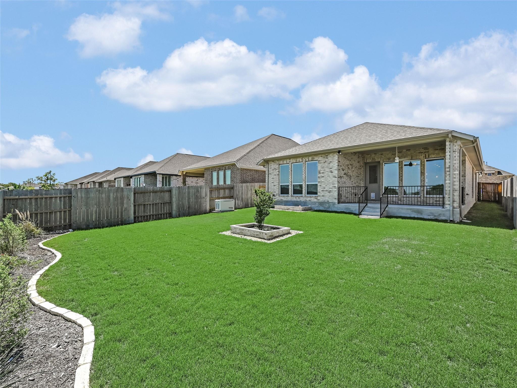 131 Plumbago LOOP