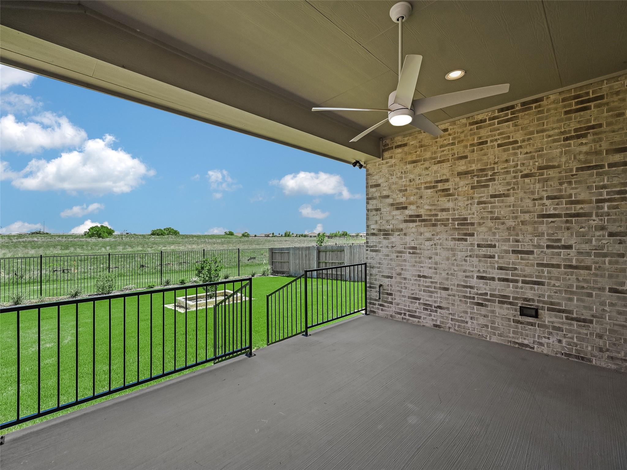 131 Plumbago LOOP