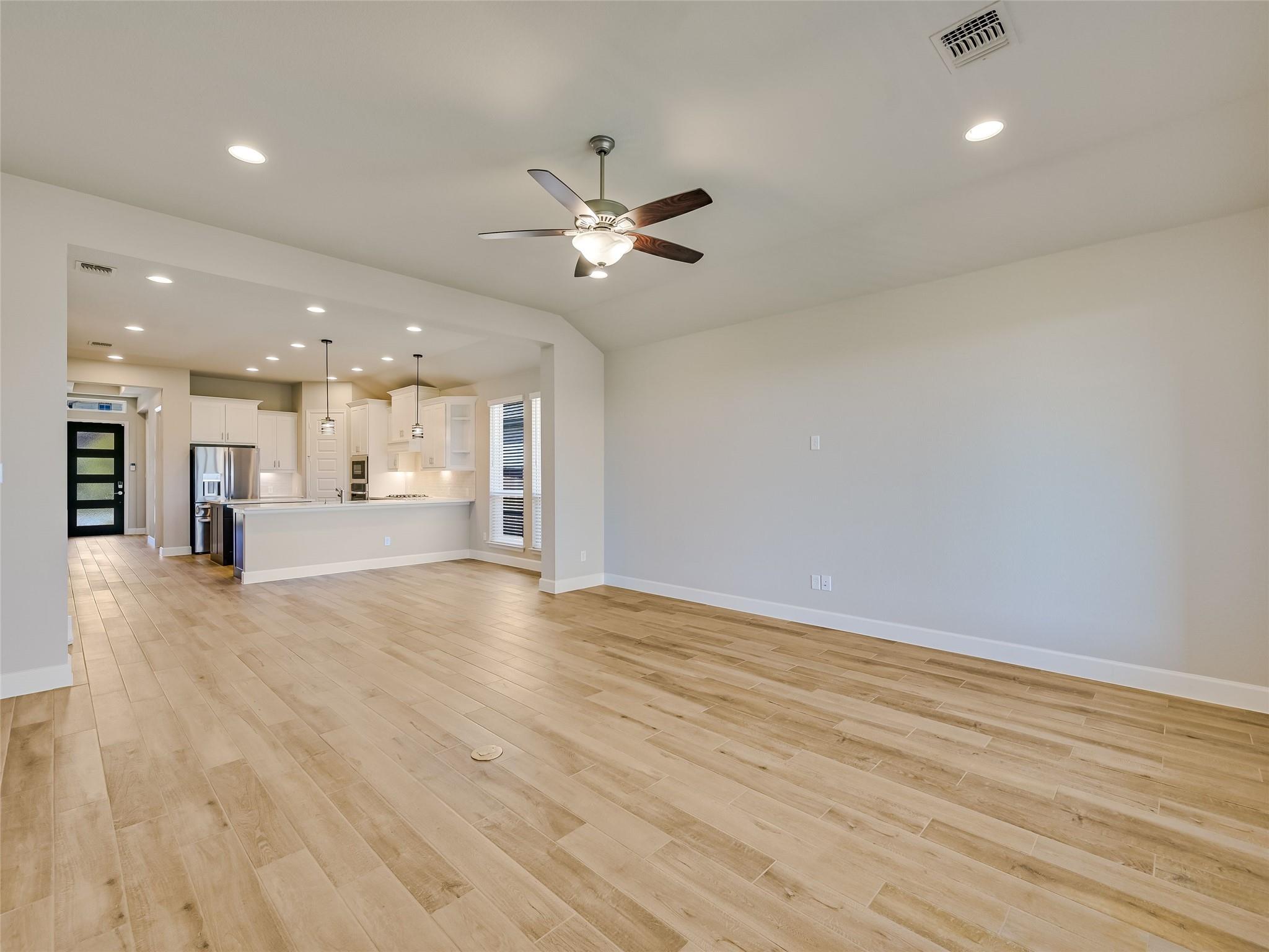 131 Plumbago LOOP