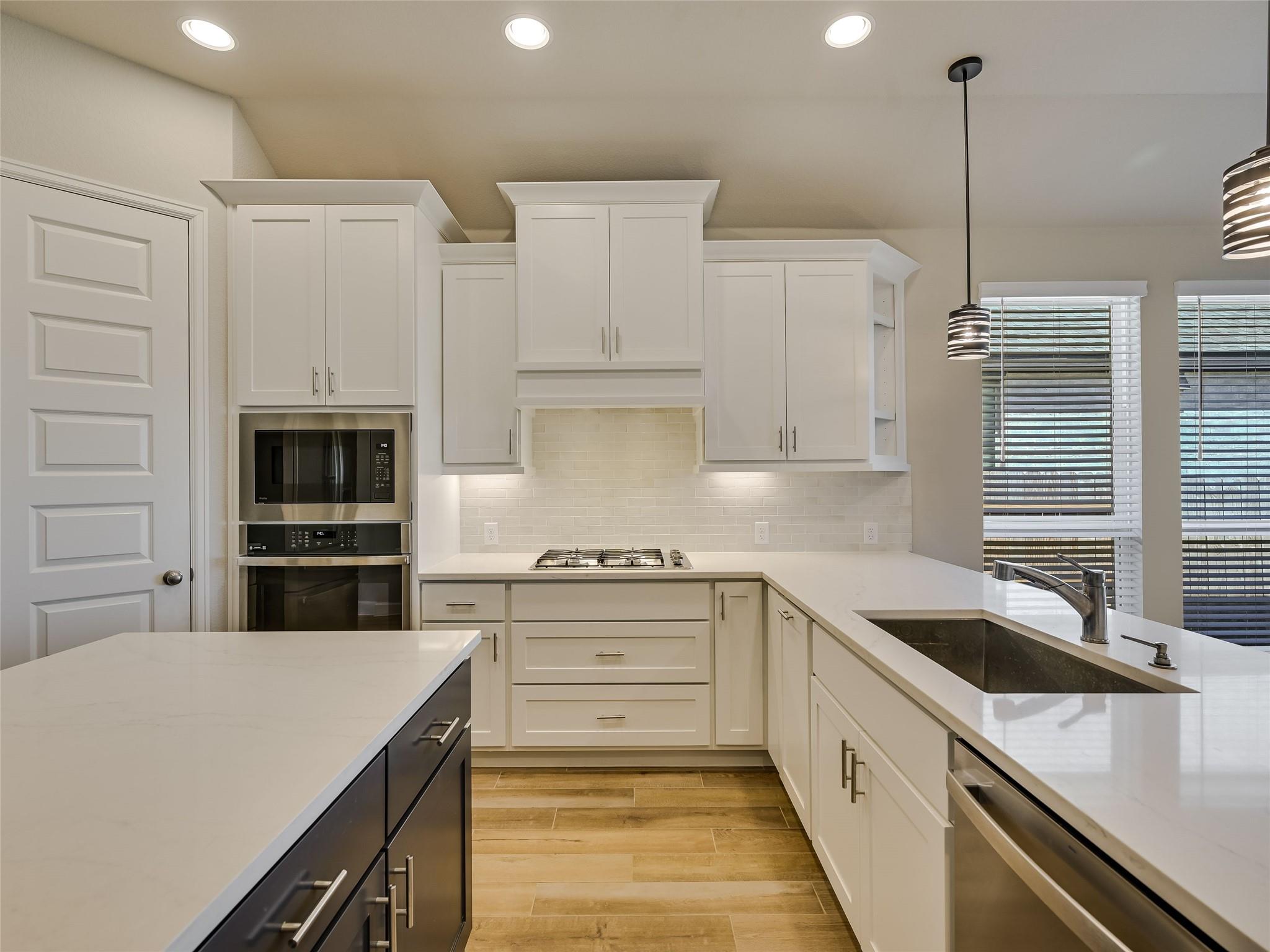131 Plumbago LOOP