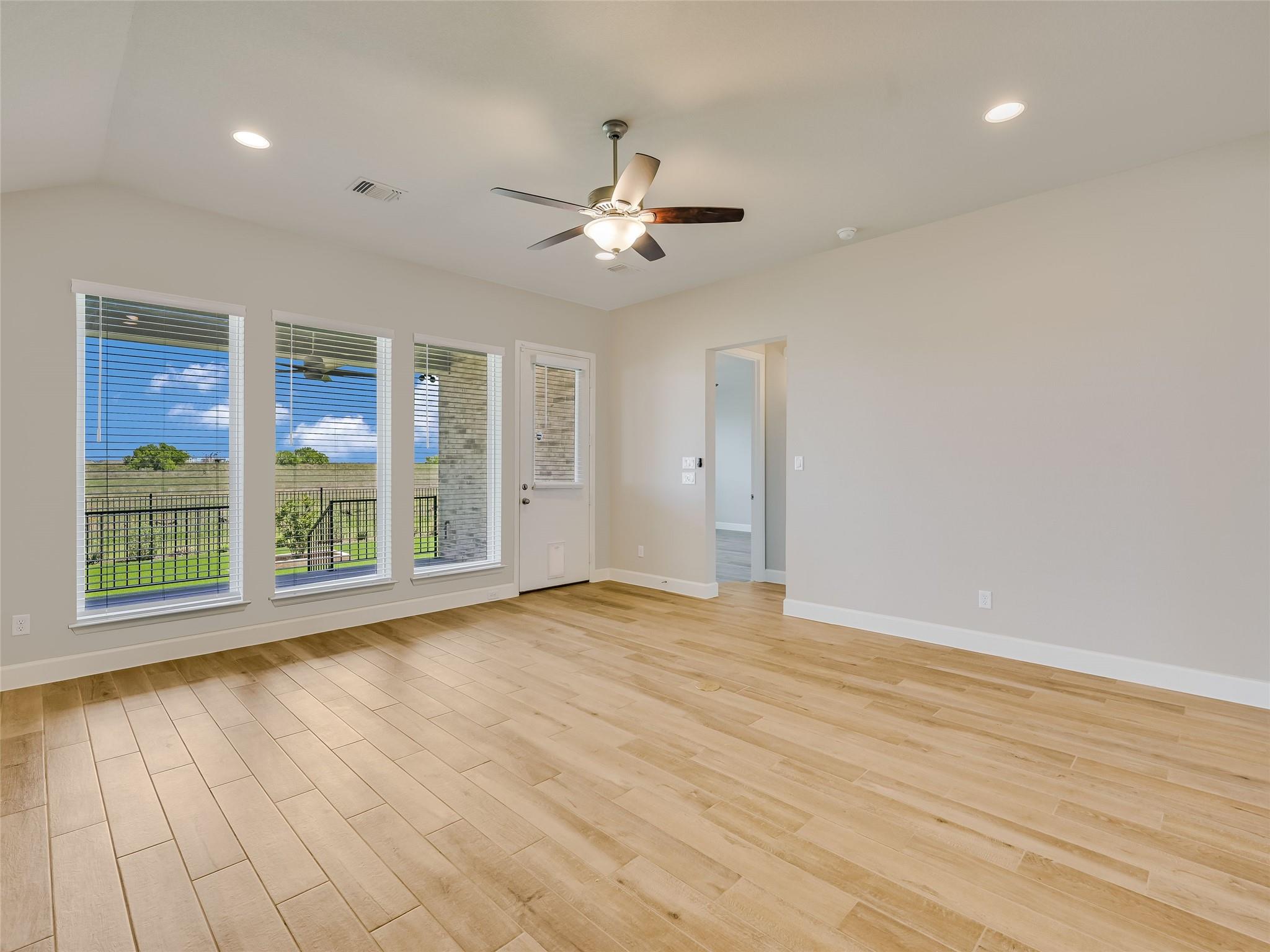 131 Plumbago LOOP