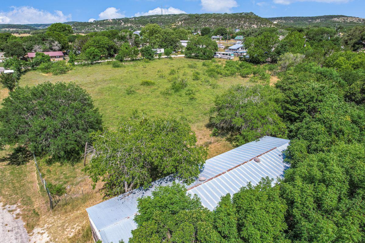 201 Oak DR