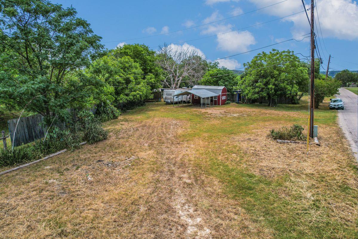 201 Oak DR