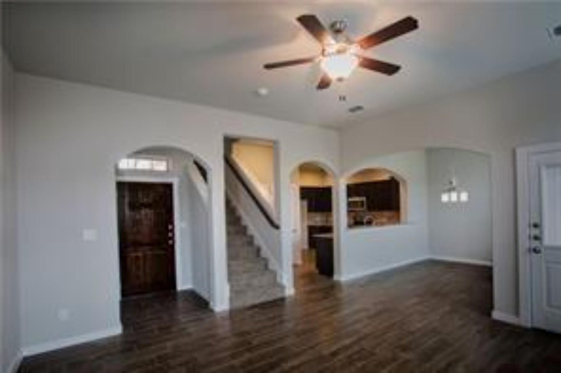 143 Lakeview CT