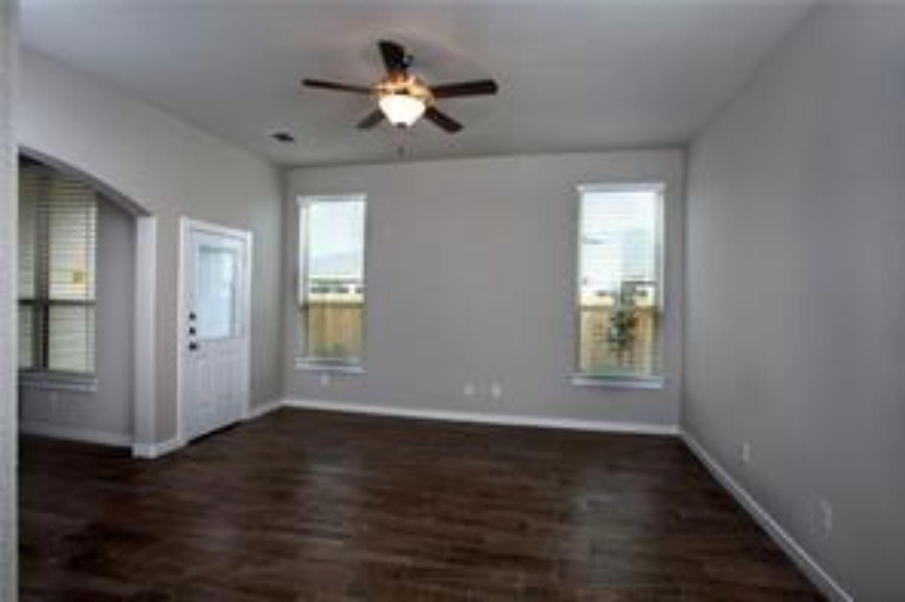 143 Lakeview CT