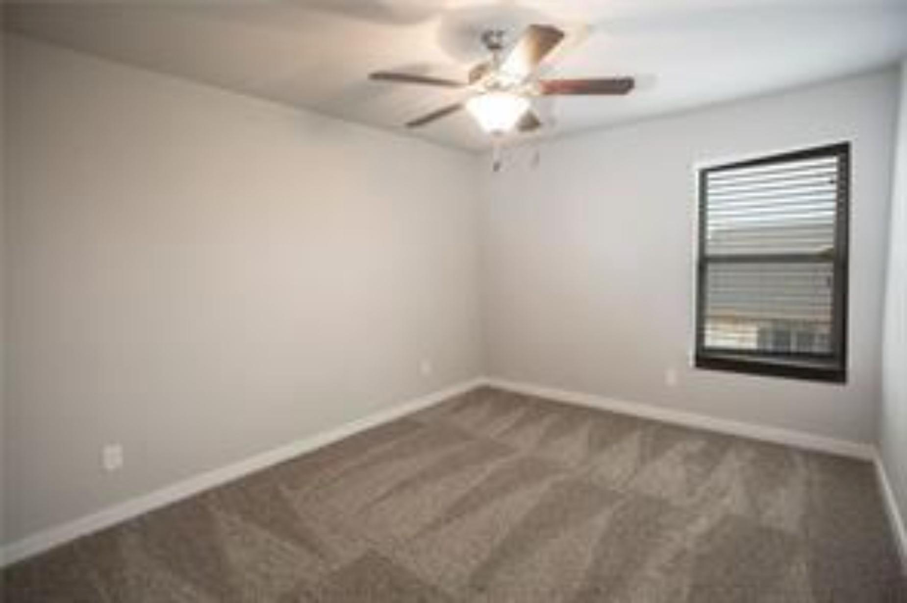 143 Lakeview CT