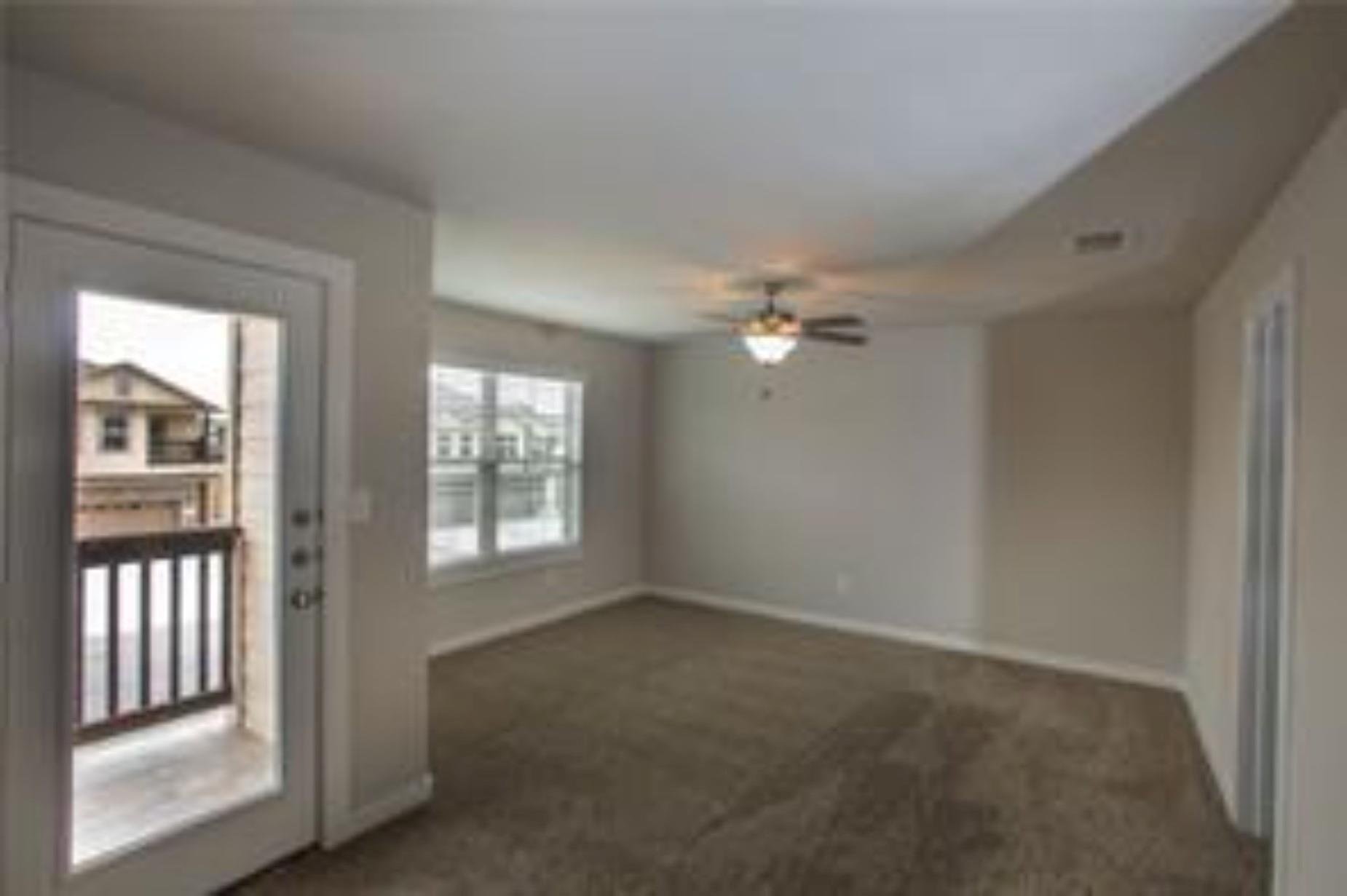 143 Lakeview CT