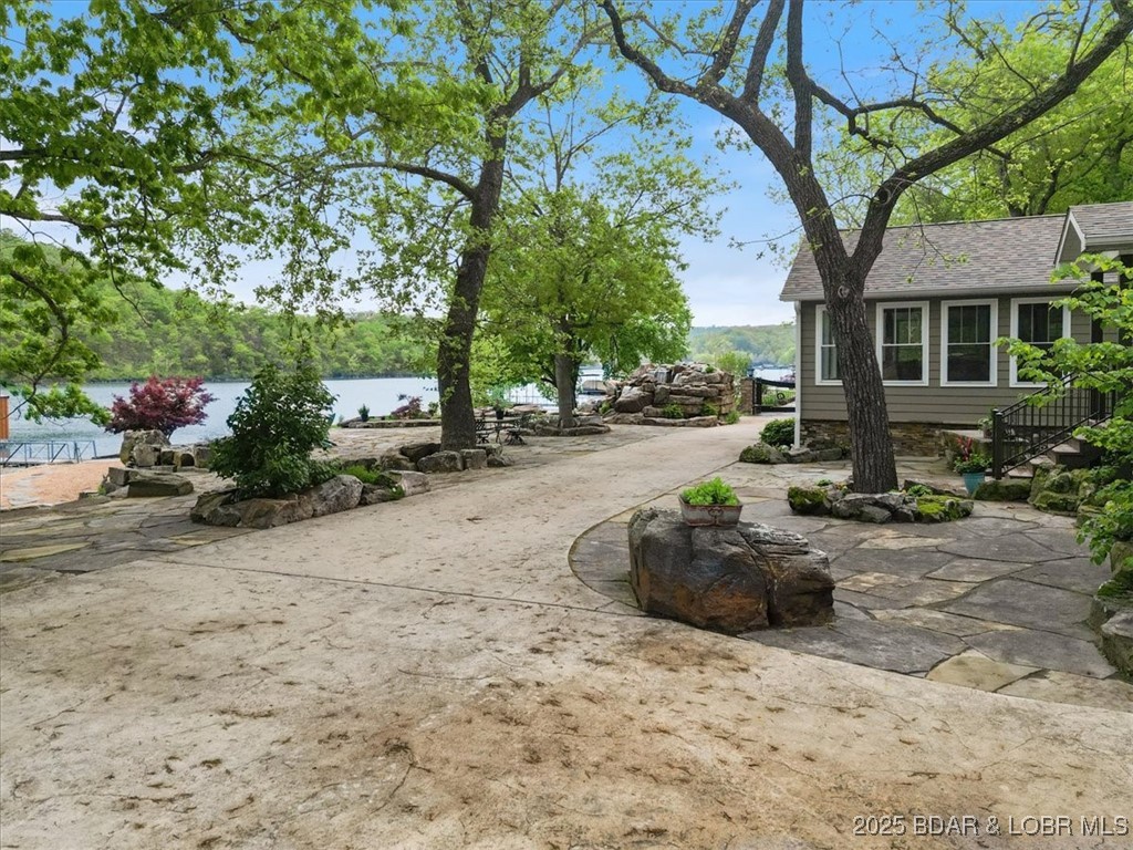 649 Nichol Road