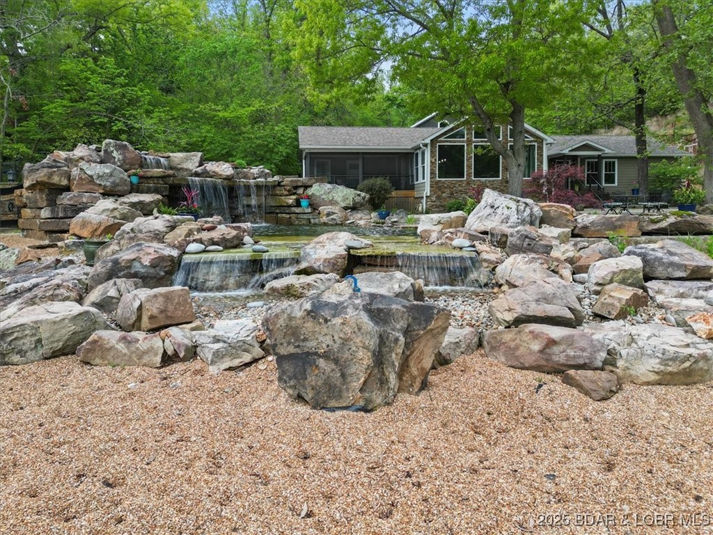 649 Nichol Road