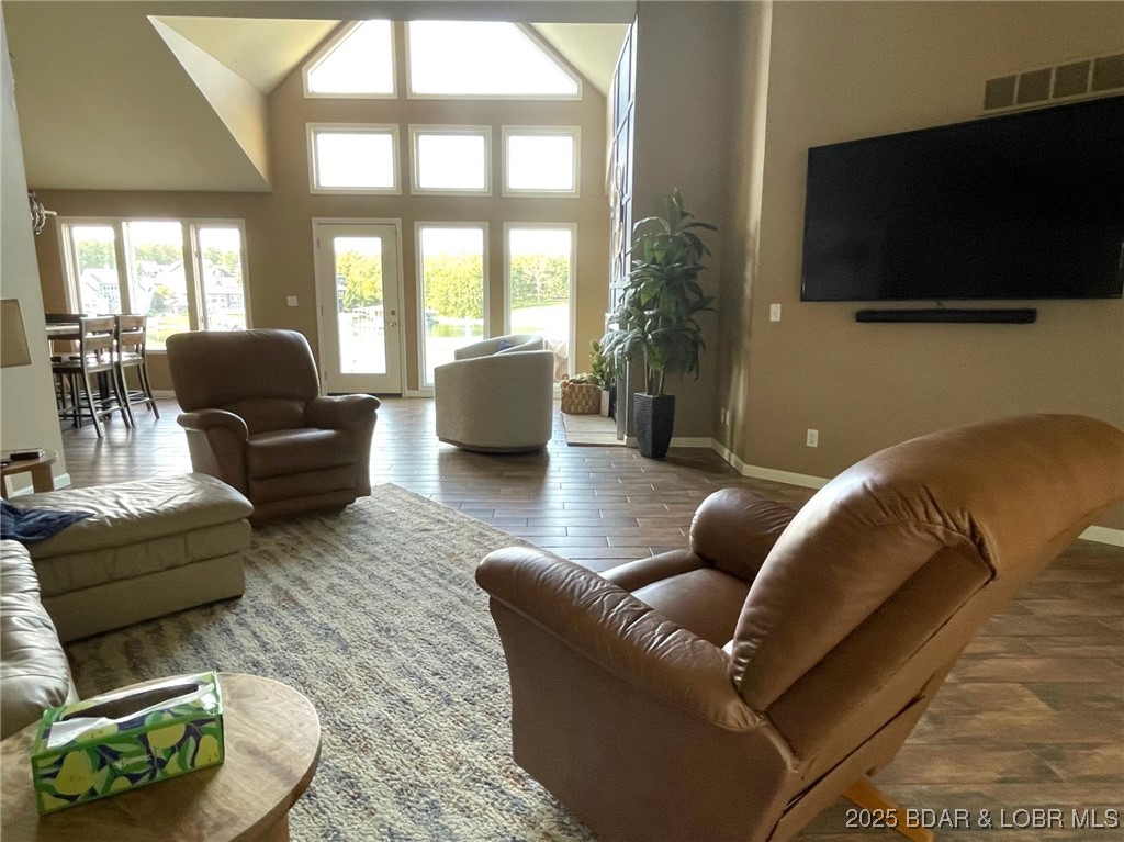 5353 Bayview Court