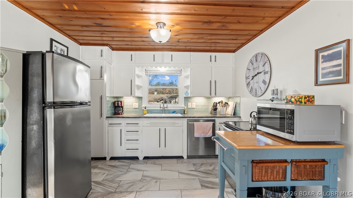 90 Arrowhead Beach Road