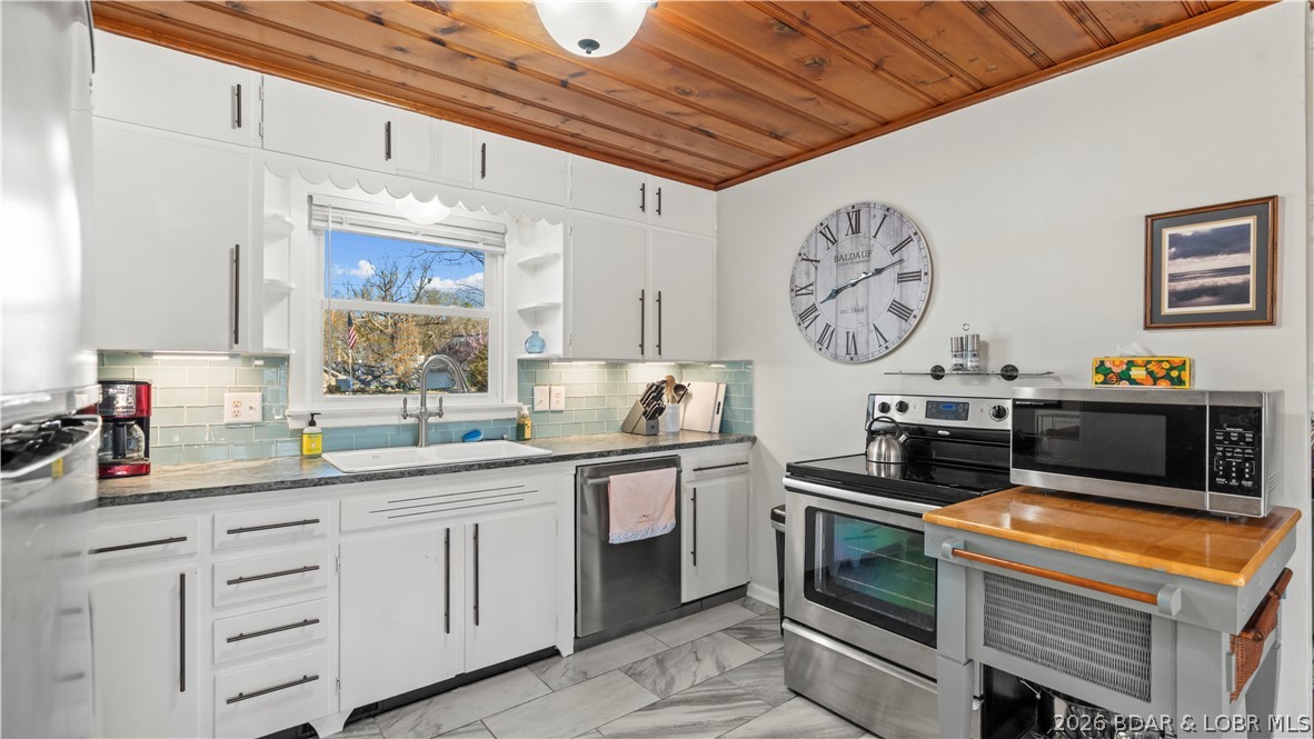 90 Arrowhead Beach Road