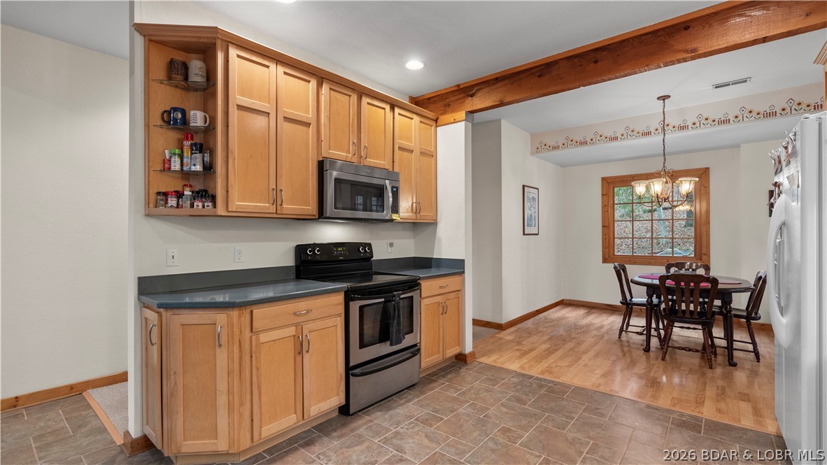 147 West Cross Fox Trail