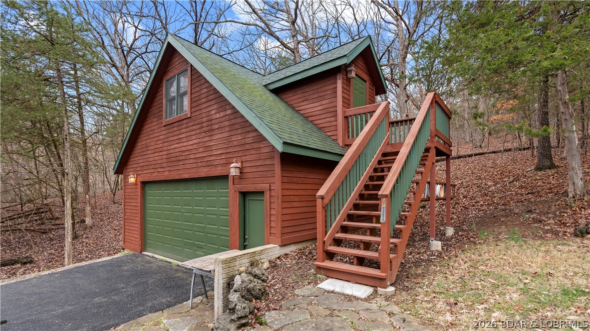 147 West Cross Fox Trail