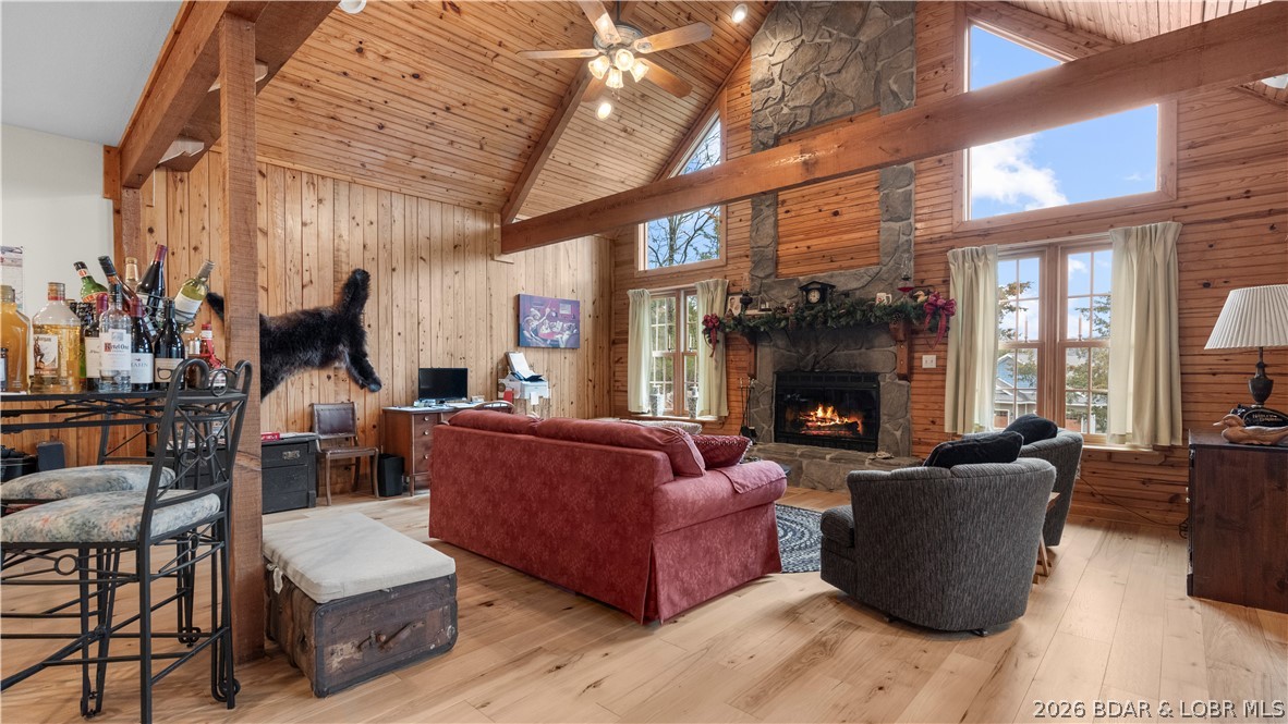 147 West Cross Fox Trail