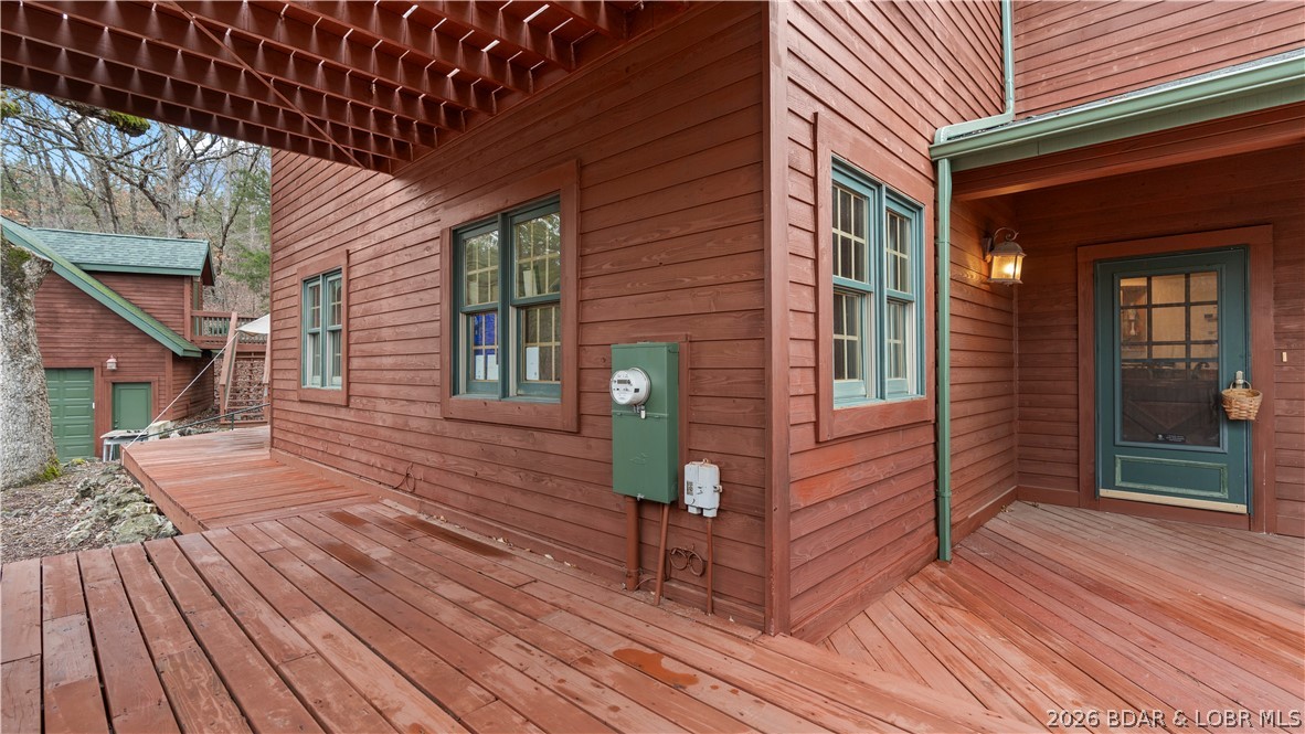 147 West Cross Fox Trail