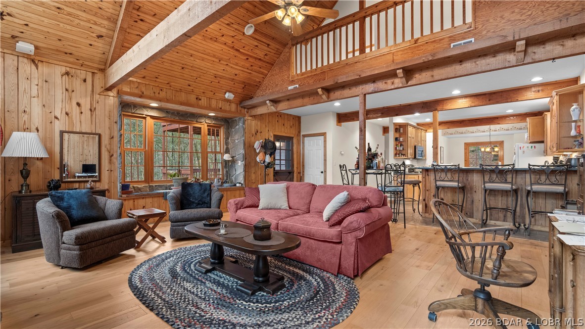 147 West Cross Fox Trail