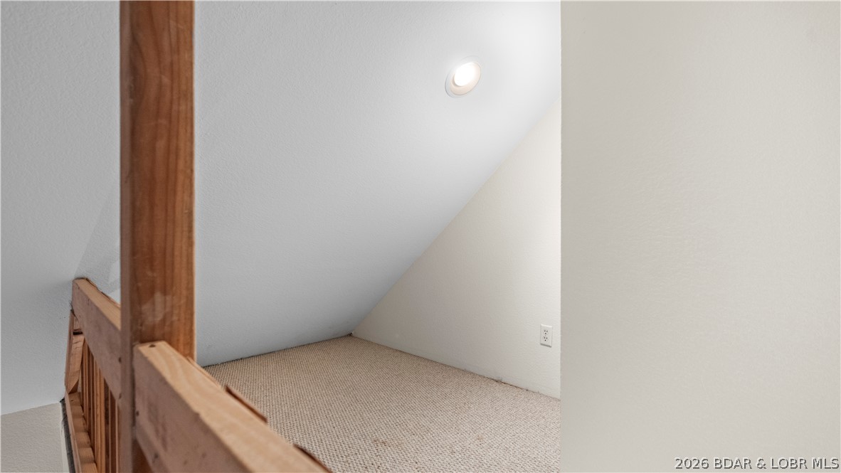 147 West Cross Fox Trail