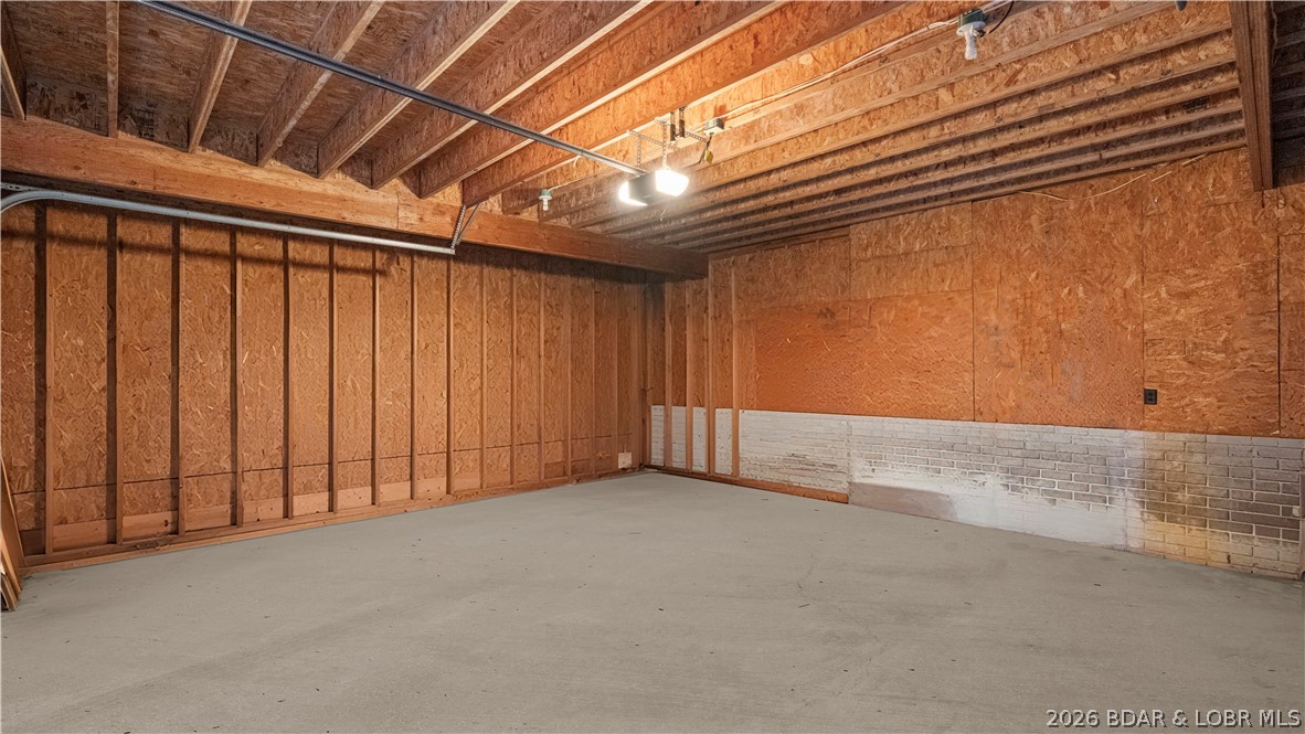 147 West Cross Fox Trail