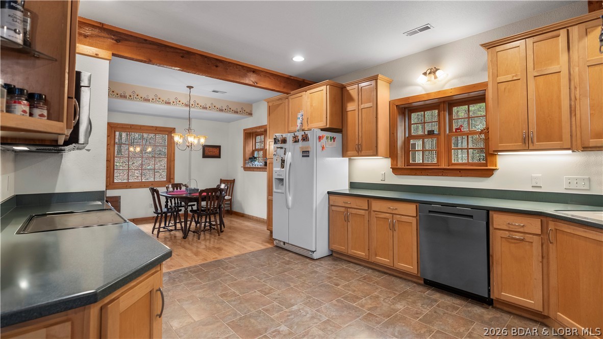 147 West Cross Fox Trail