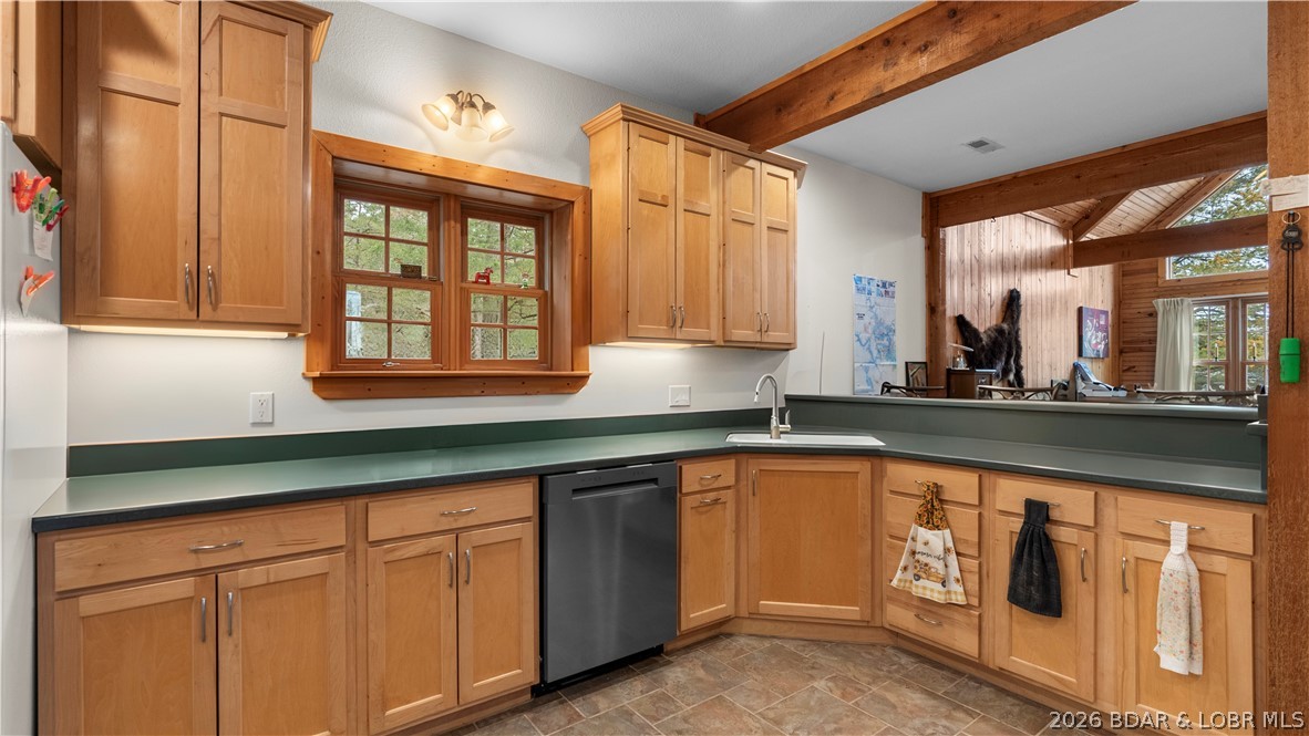 147 West Cross Fox Trail